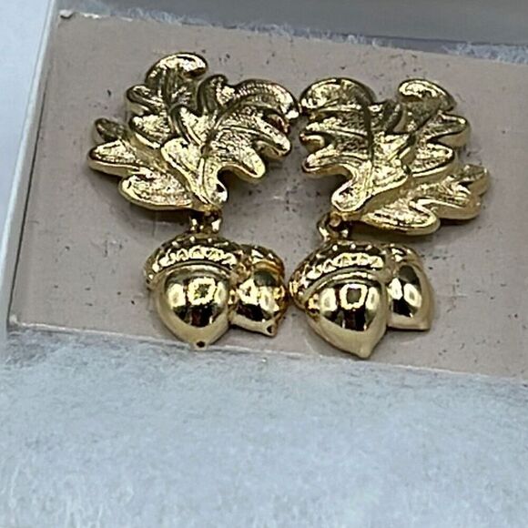 Vintage 80’s90’s dangle acorn and leaf earrings . - Picture 2 of 8